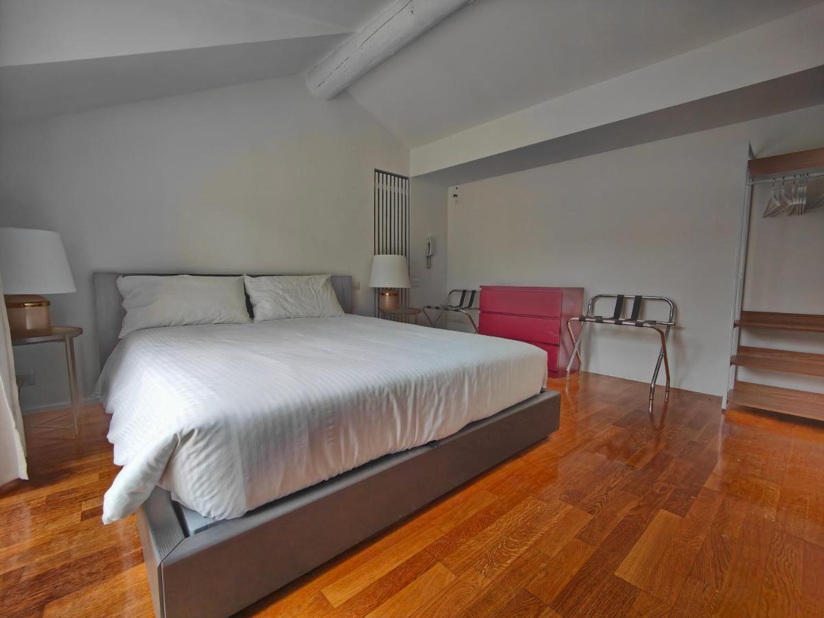 Crocetta - Design Apartment With Terrace Milaan Buitenkant foto